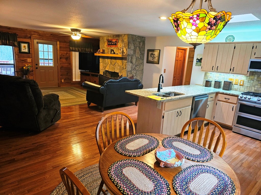 428876 Murphy Residential