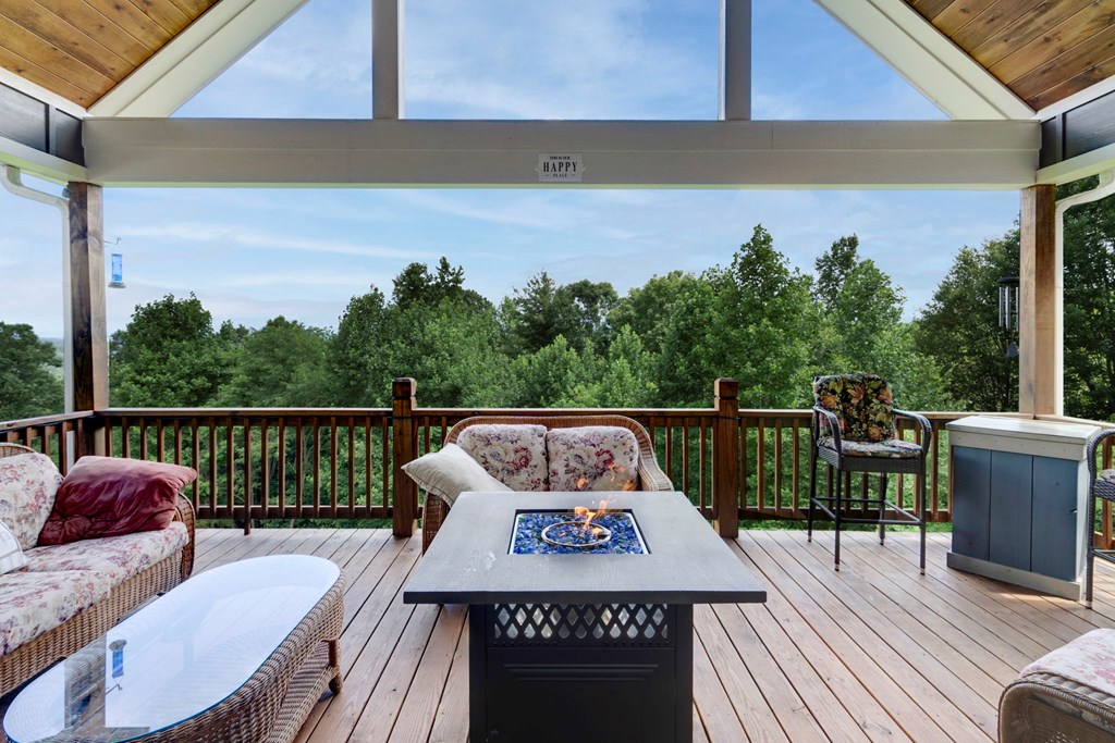 428893 Young Harris Residential