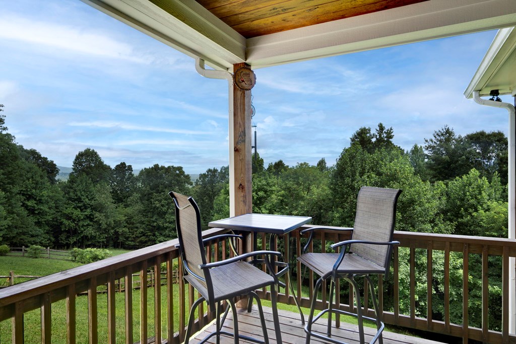 428893 Young Harris Residential