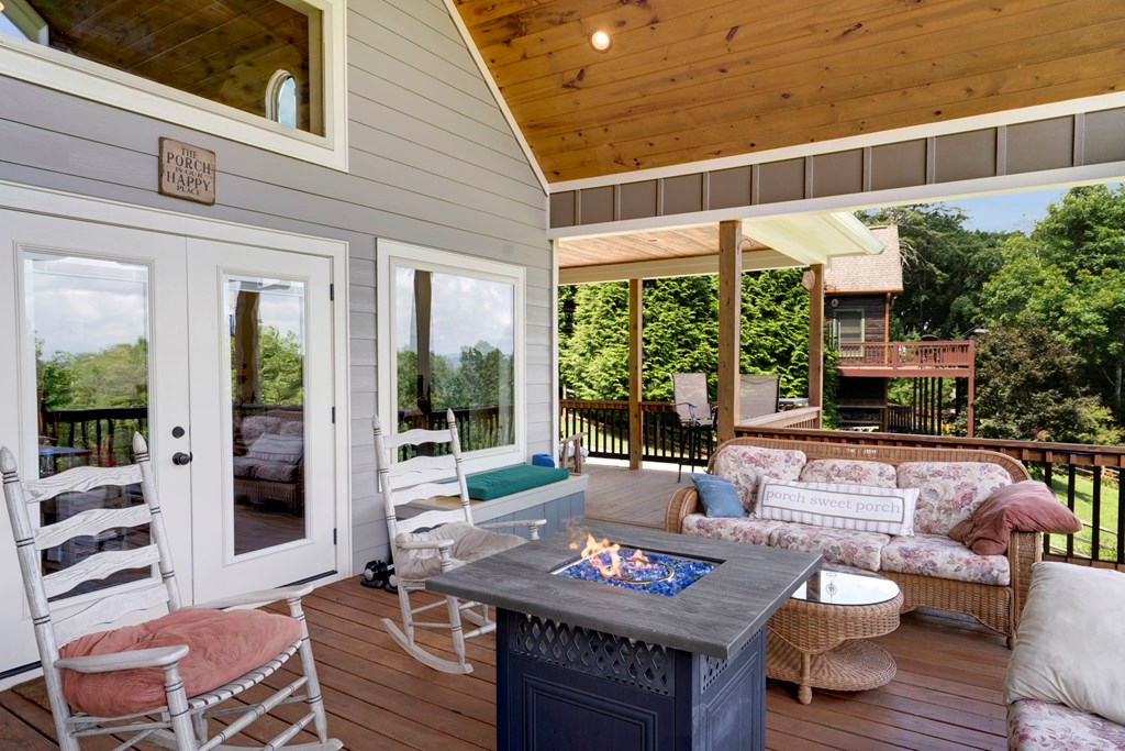 428893 Young Harris Residential