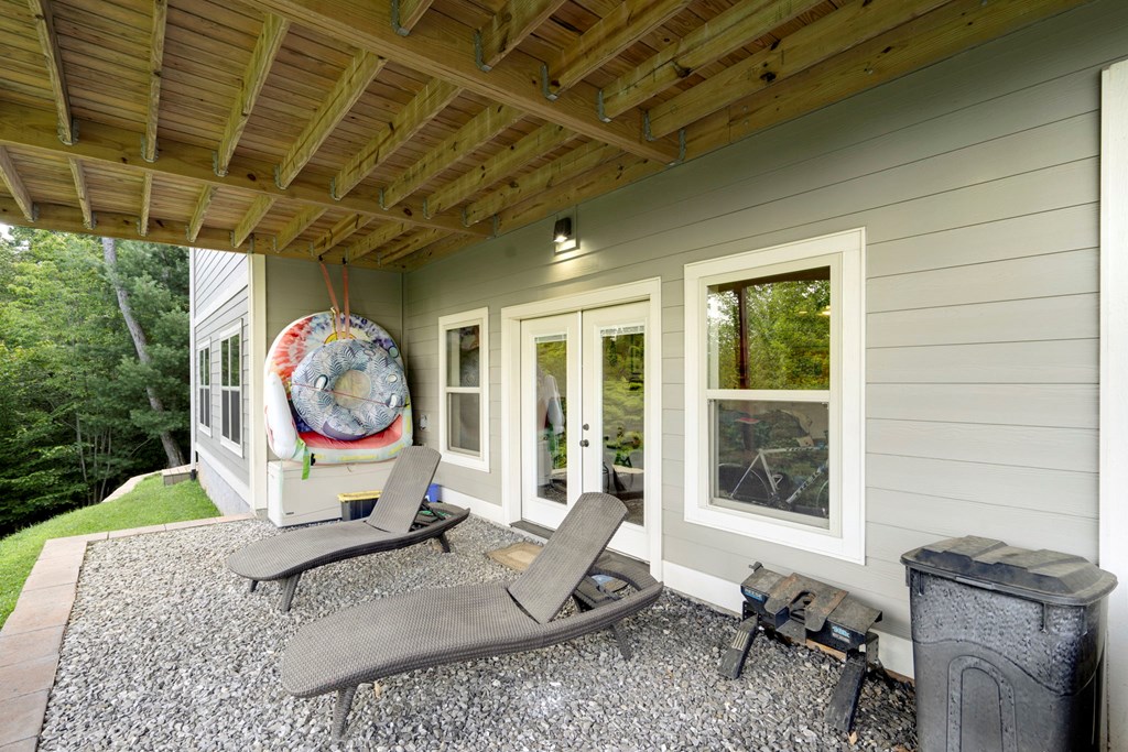 428893 Young Harris Residential