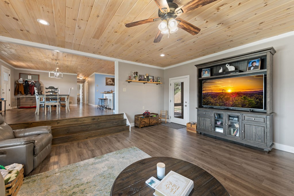 428898 Blue Ridge Residential