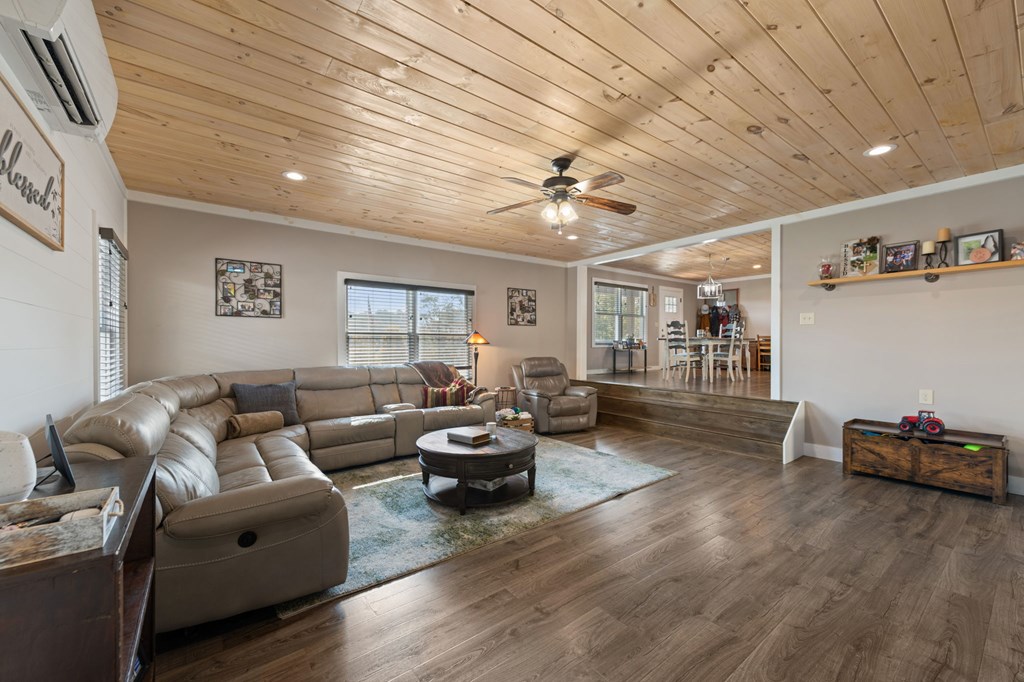 428898 Blue Ridge Residential