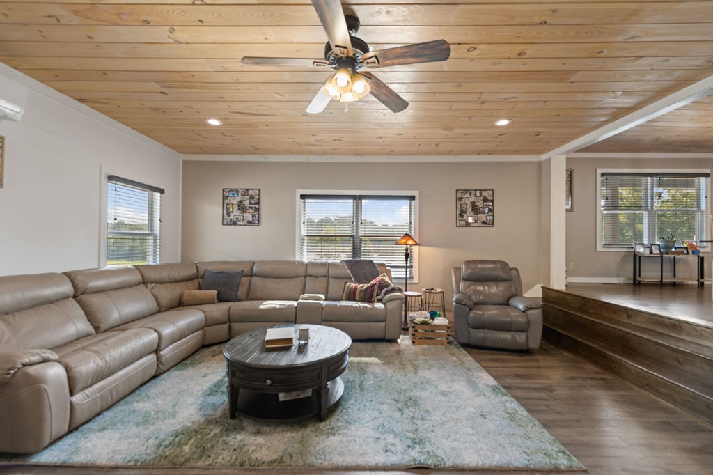 428898 Blue Ridge Residential