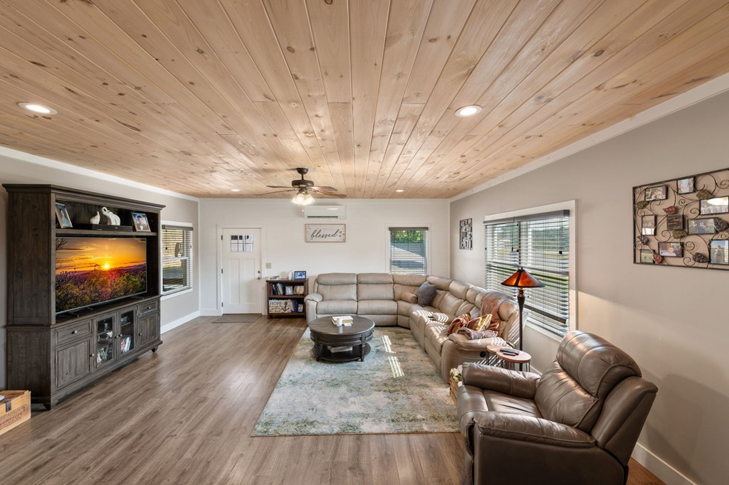 428898 Blue Ridge Residential