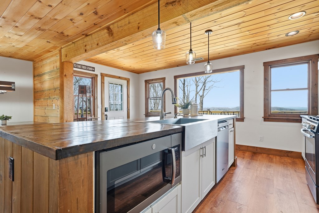 428902 Blue Ridge Residential