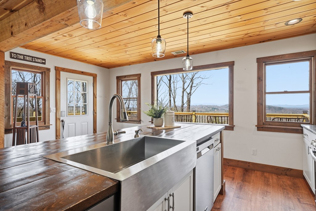 428902 Blue Ridge Residential