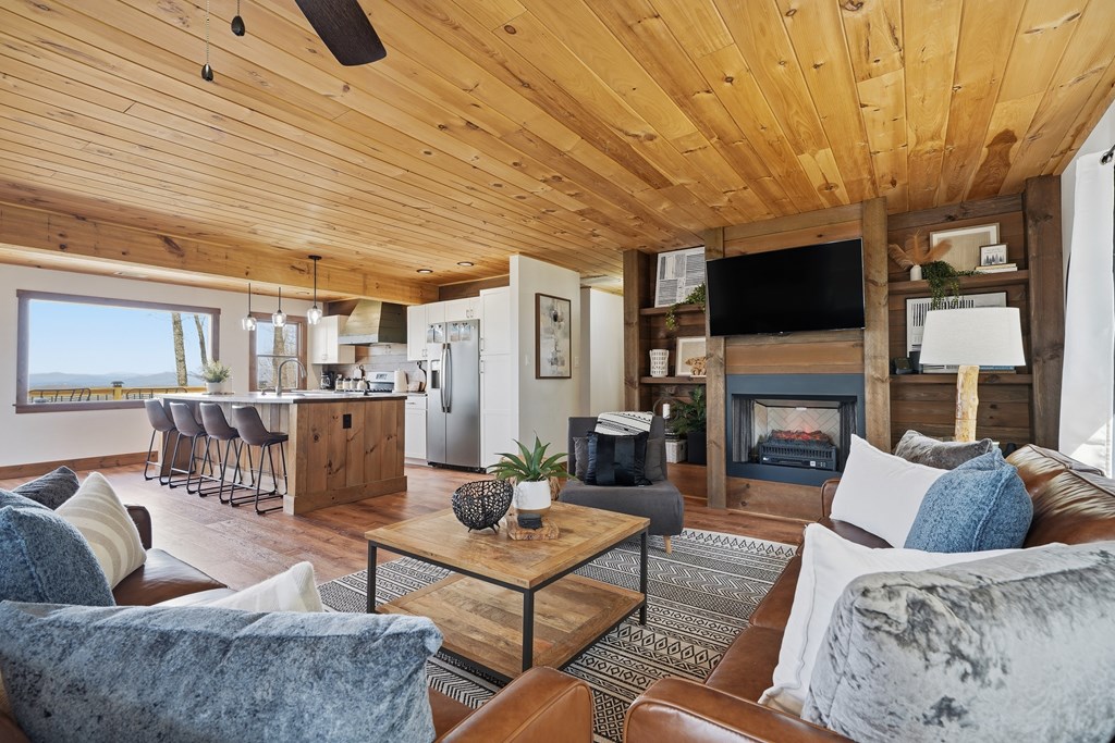 428902 Blue Ridge Residential