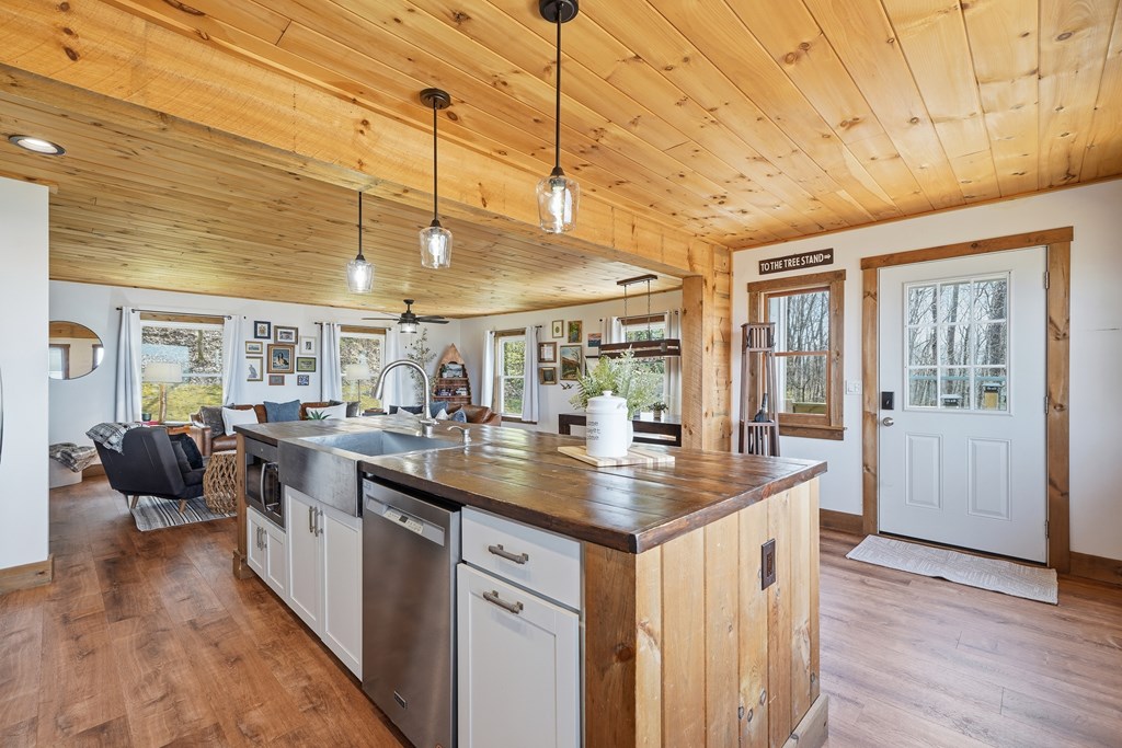 428902 Blue Ridge Residential