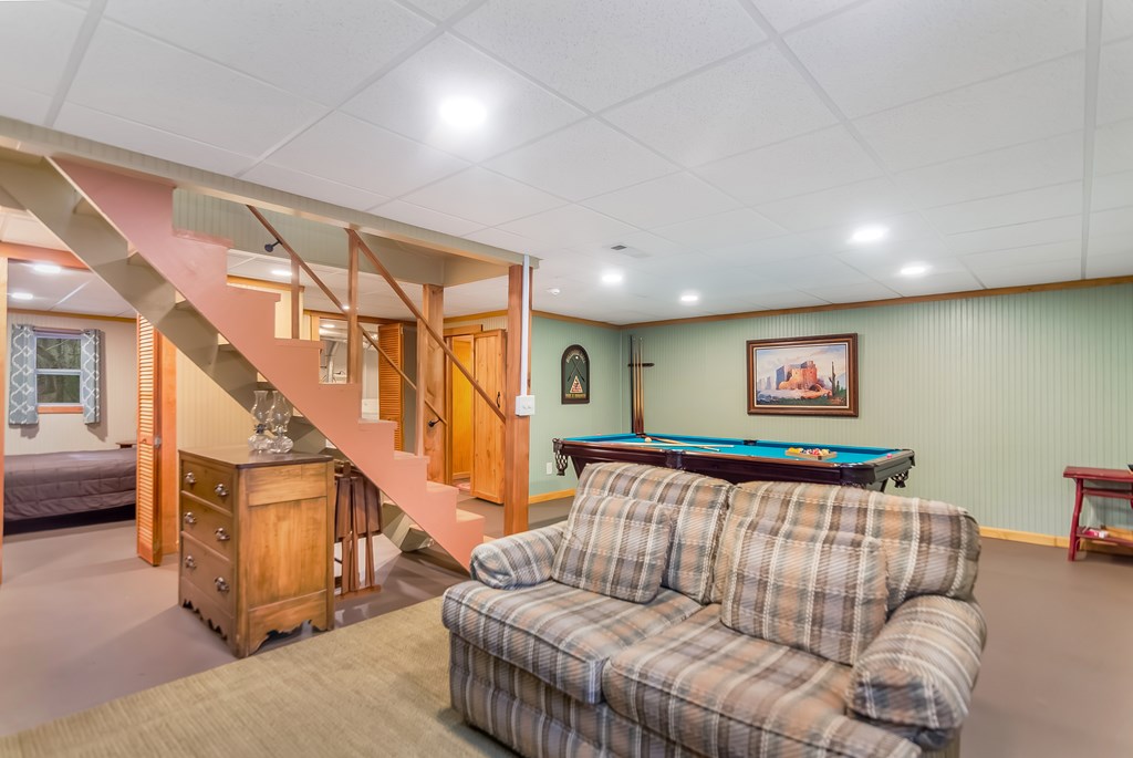 428908 Mineral Bluff Residential