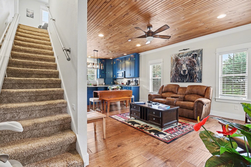 428909 Fannin Residential