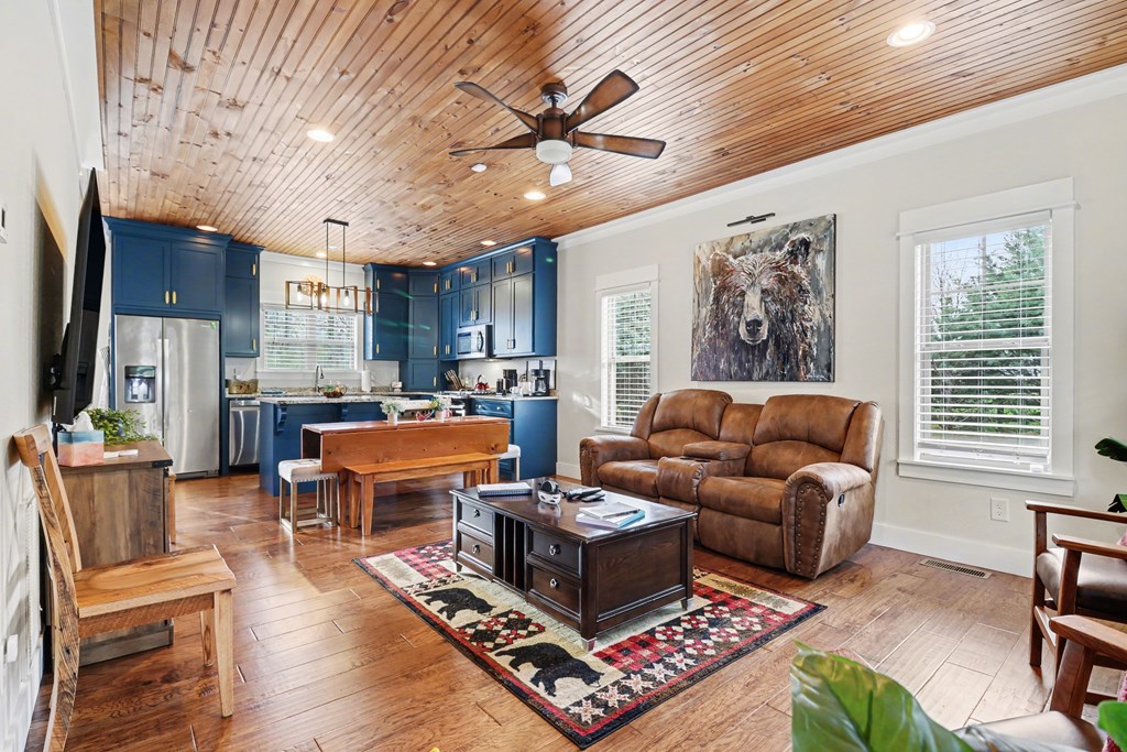 428909 Fannin Residential