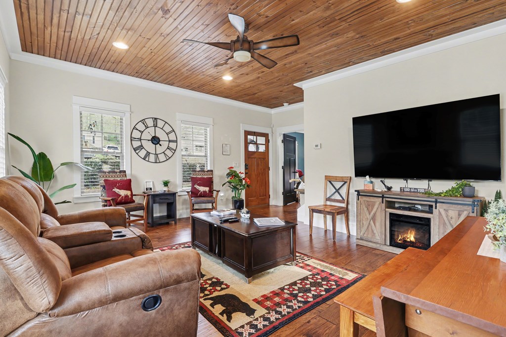 428909 Fannin Residential