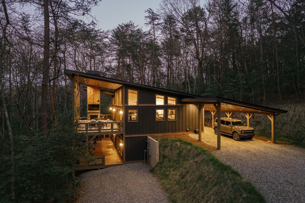 428925 Mineral Bluff Residential