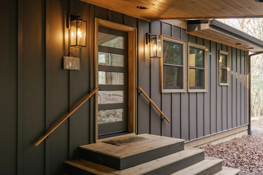 428925 Mineral Bluff Residential