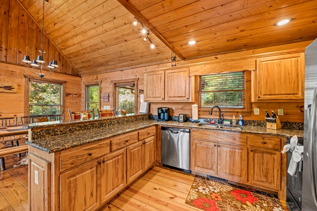 428936 Mineral Bluff Residential