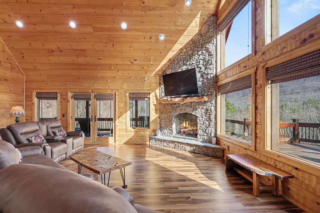 428940 Hiawassee Residential