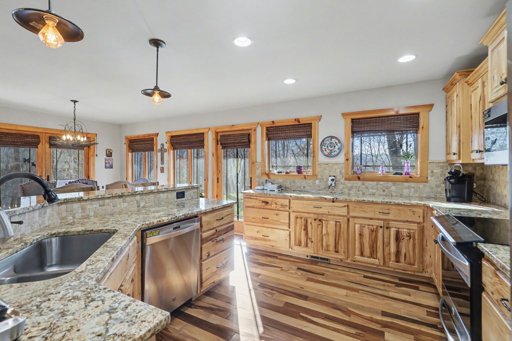 428940 Hiawassee Residential