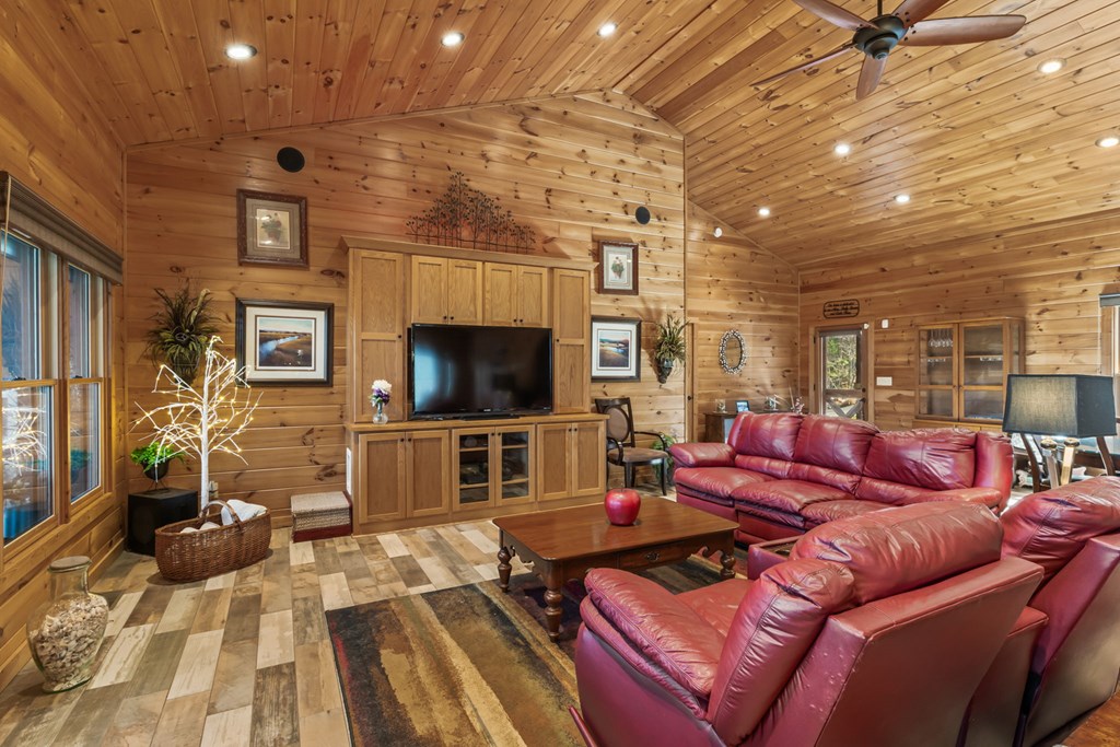 428951 Morganton Residential