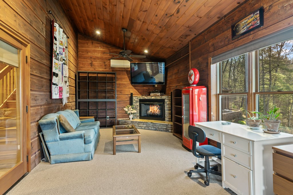 428951 Morganton Residential