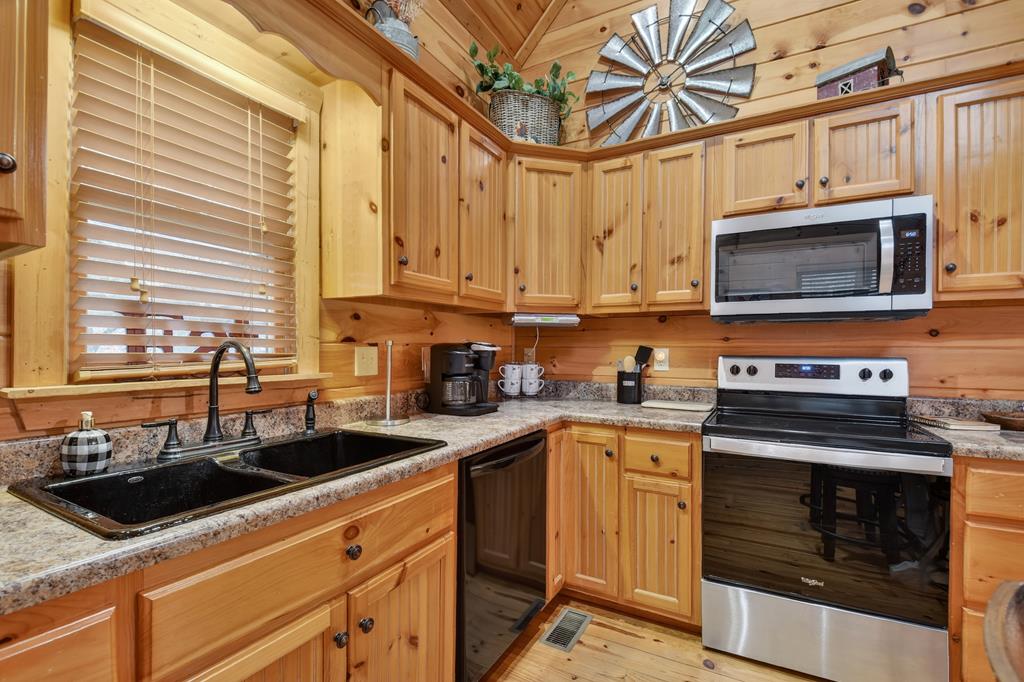 428952 Ellijay Residential