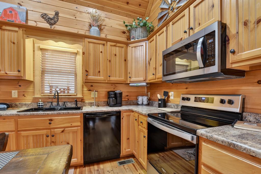 428952 Ellijay Residential