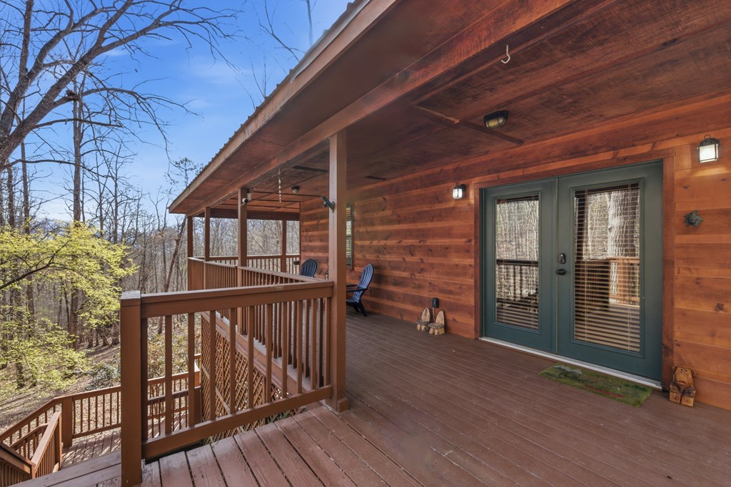 428953 Young Harris Residential