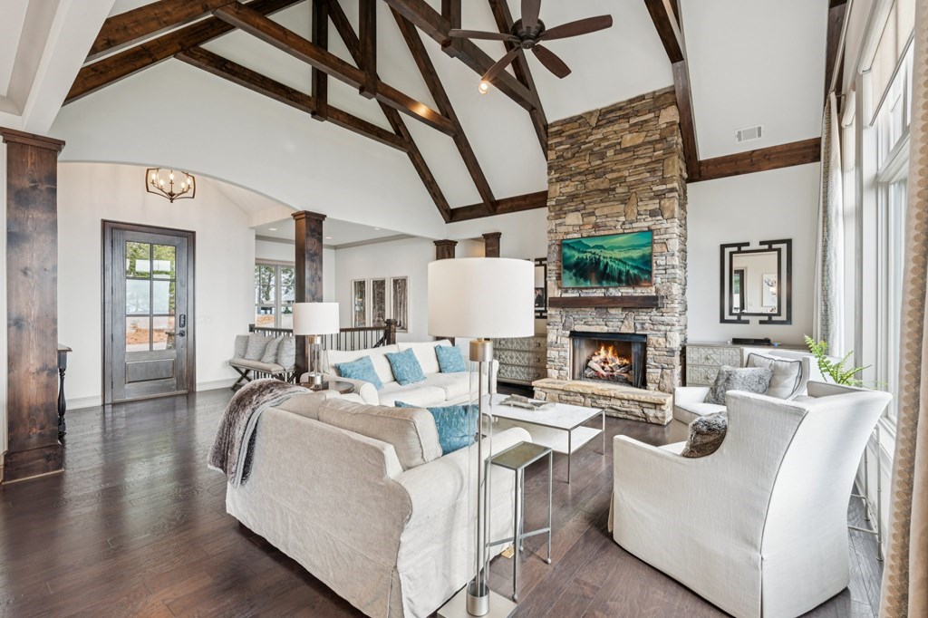 428955 Big Canoe Residential