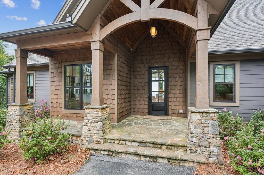 428955 Big Canoe Residential