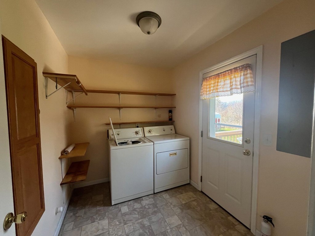 428957 Hayesville Residential