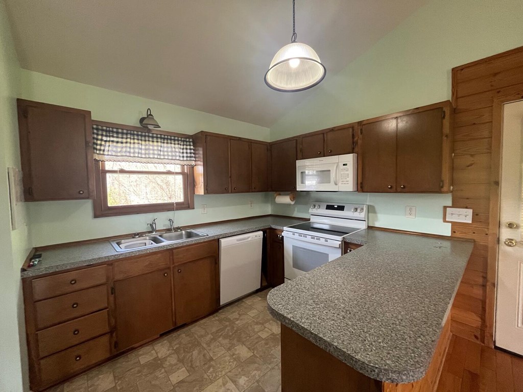 428957 Hayesville Residential