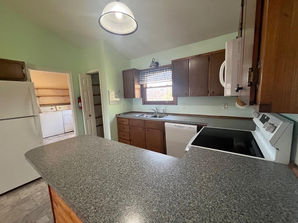 428957 Hayesville Residential