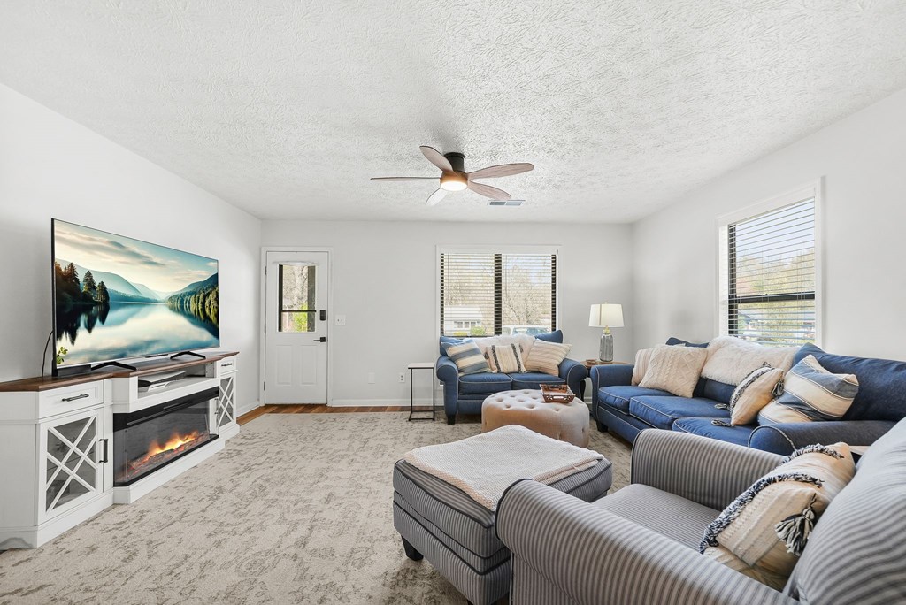 428958 Acworth Residential