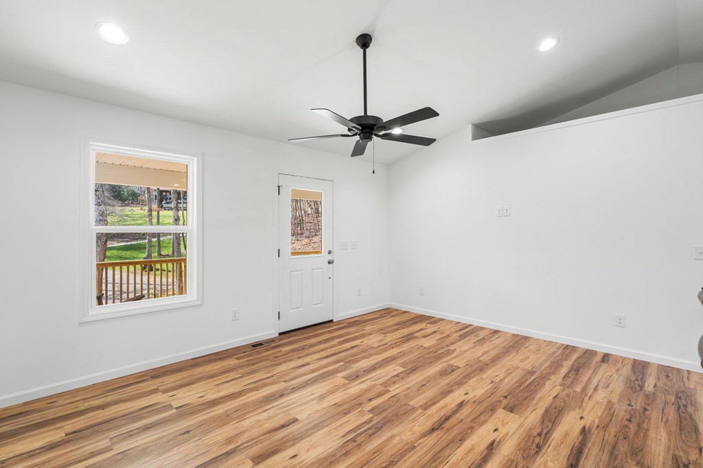 428968 Young Harris Residential