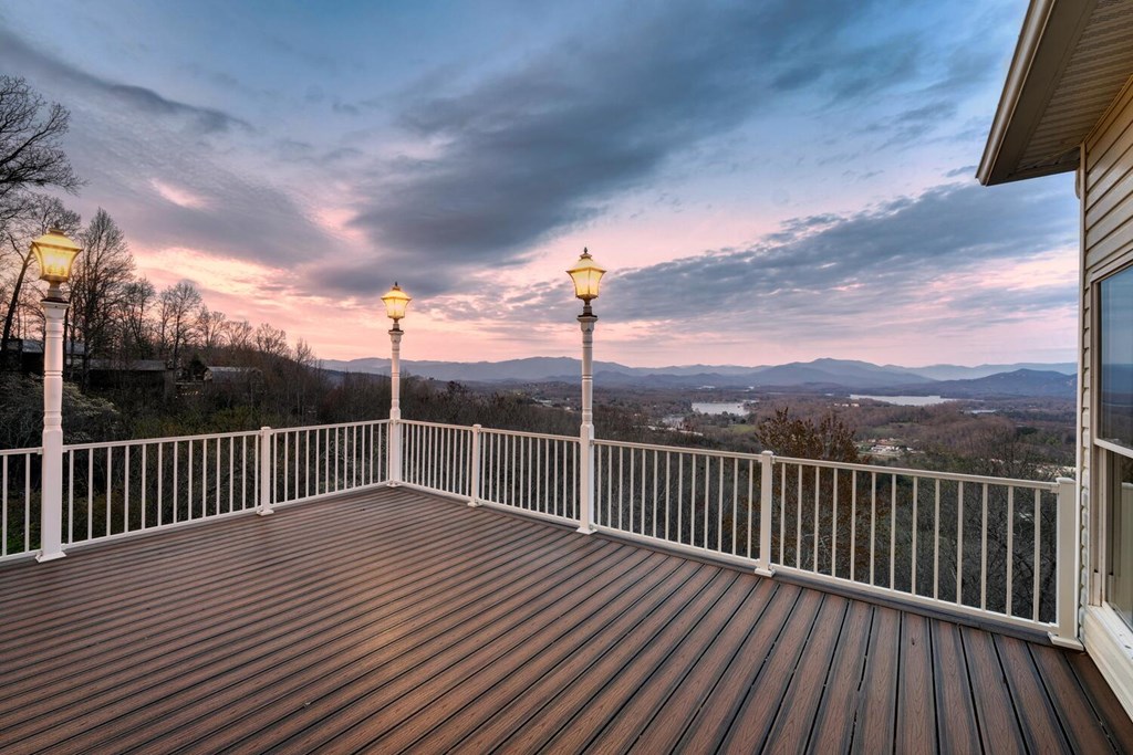 428970 Young Harris Residential