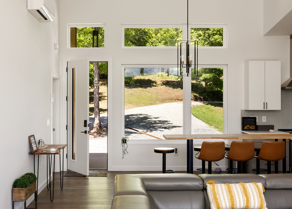 428981 Young Harris Residential