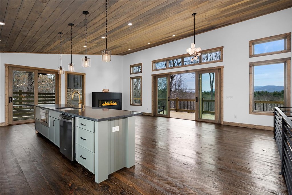 428998 Ellijay Residential