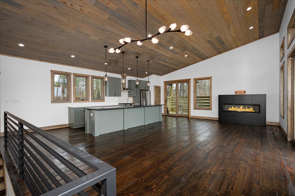 428998 Ellijay Residential