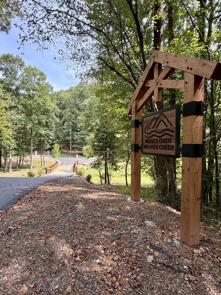 429002 Blue Ridge
 Land
