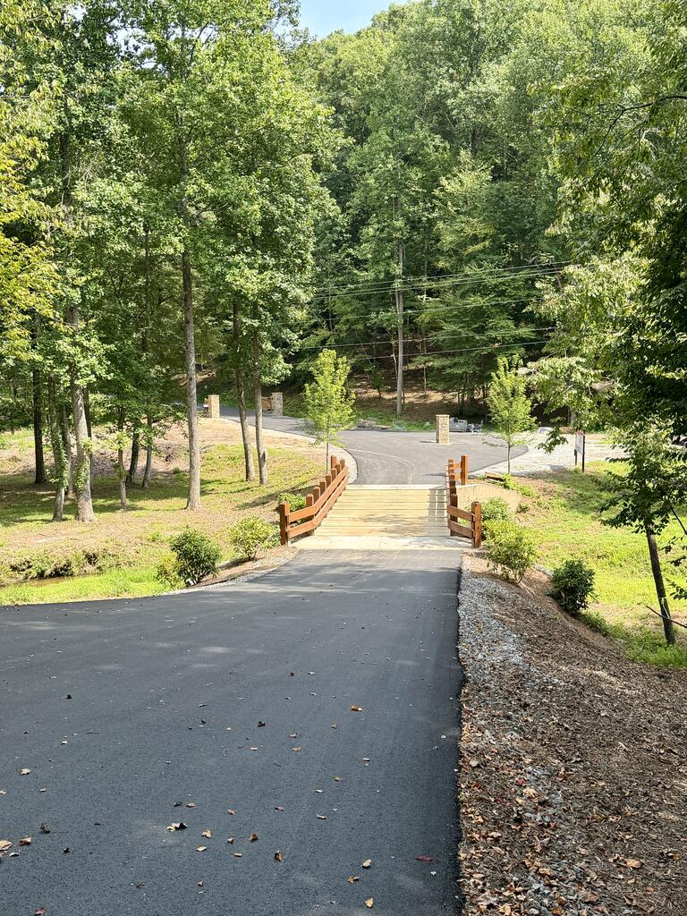 429005 Blue Ridge
 Land