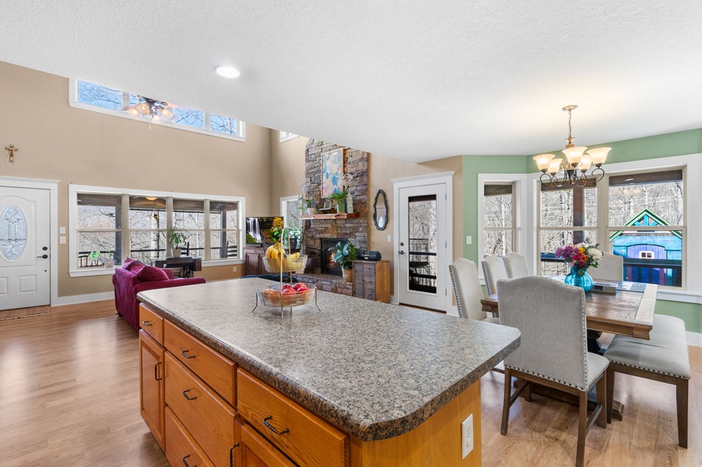 429040 Hayesville Residential