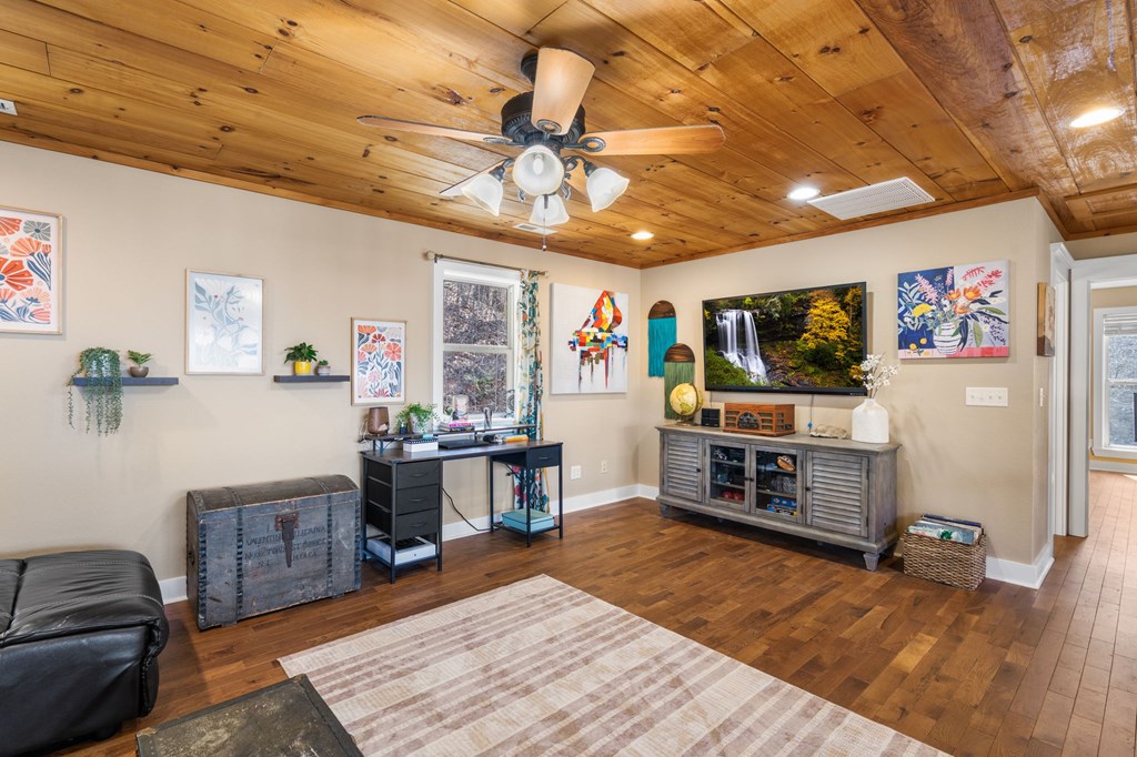 429040 Hayesville Residential