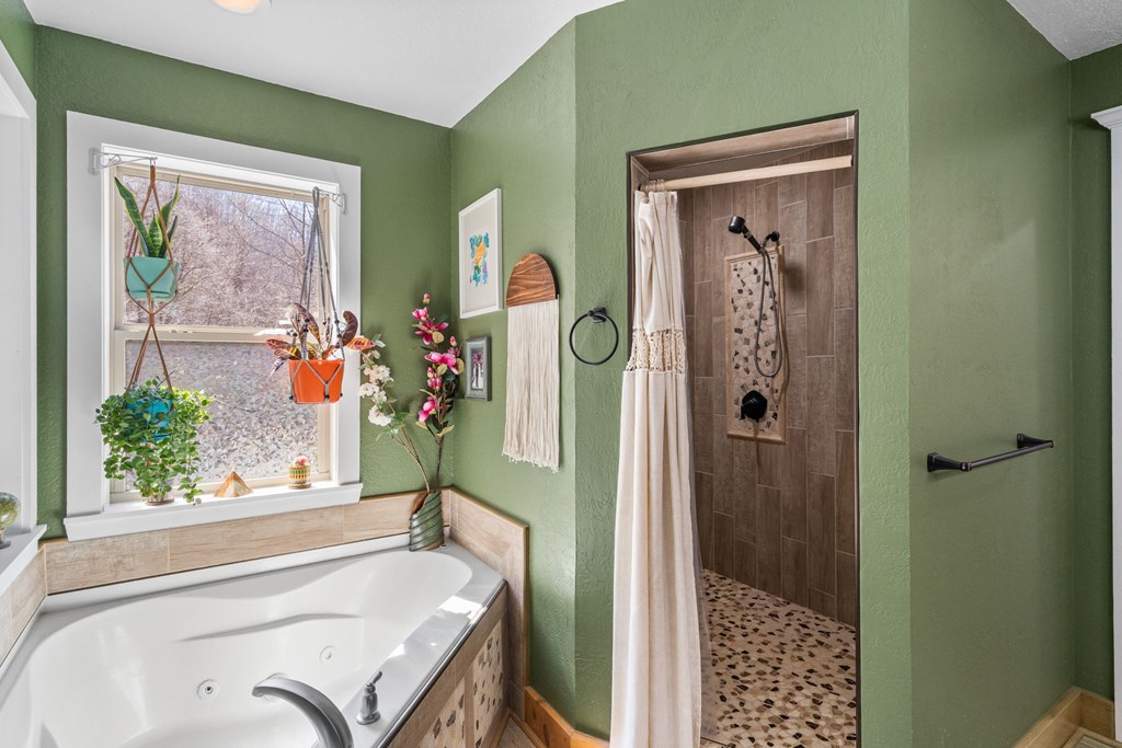 429040 Hayesville Residential