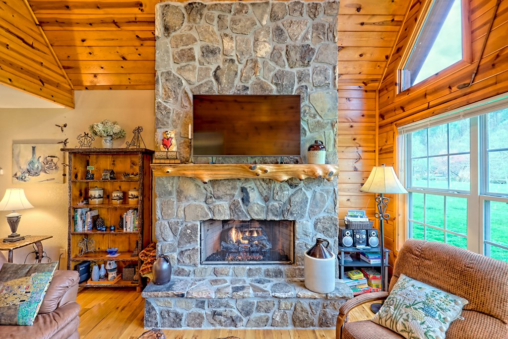 429056 Hiawassee Residential