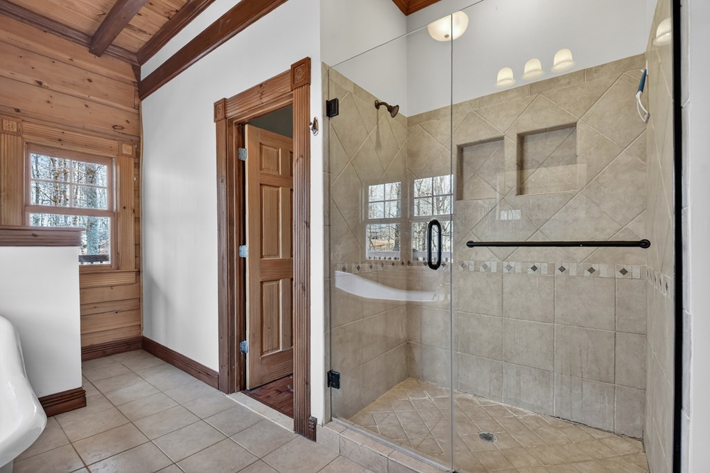 429057 Mineral Bluff Residential