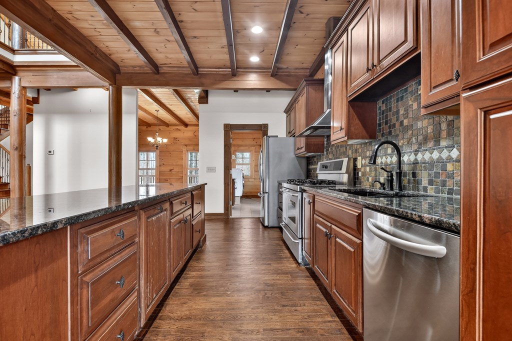 429057 Mineral Bluff Residential