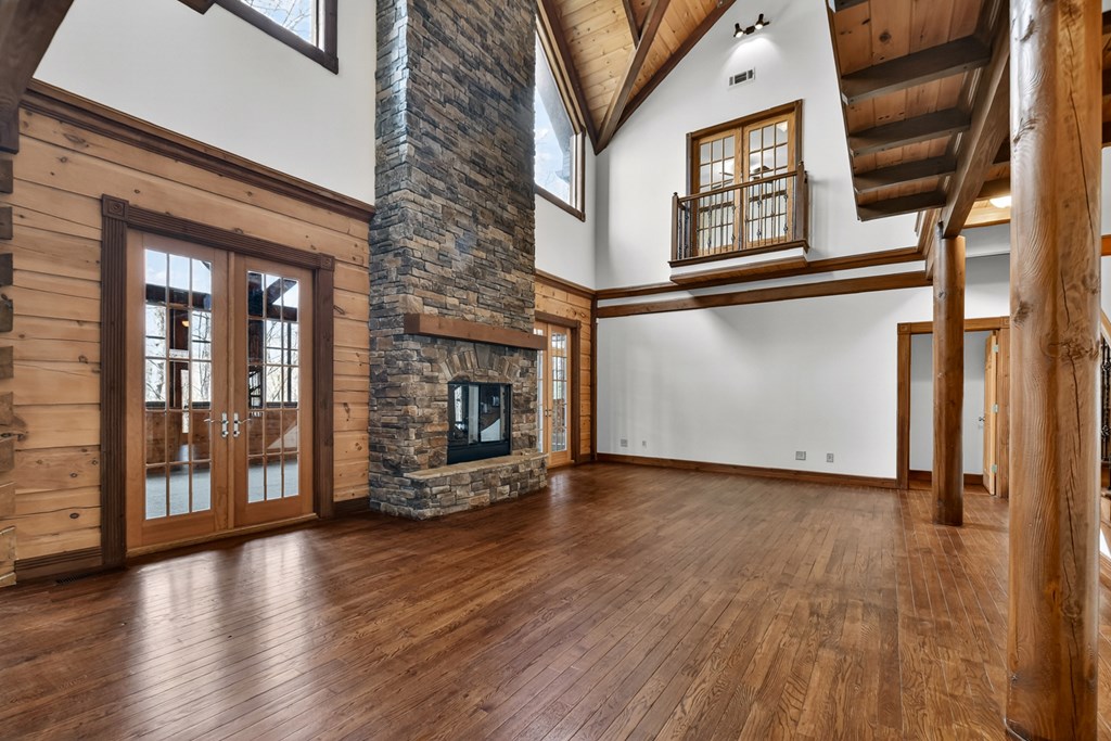 429057 Mineral Bluff Residential