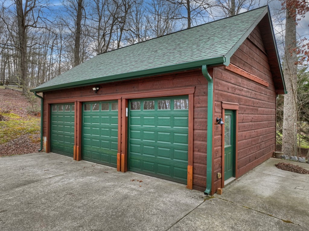 429057 Mineral Bluff Residential