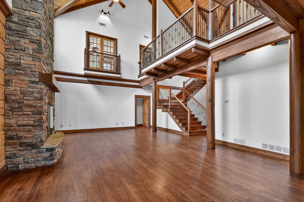 429057 Mineral Bluff Residential