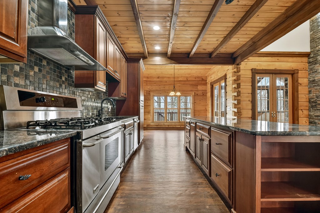 429057 Mineral Bluff Residential